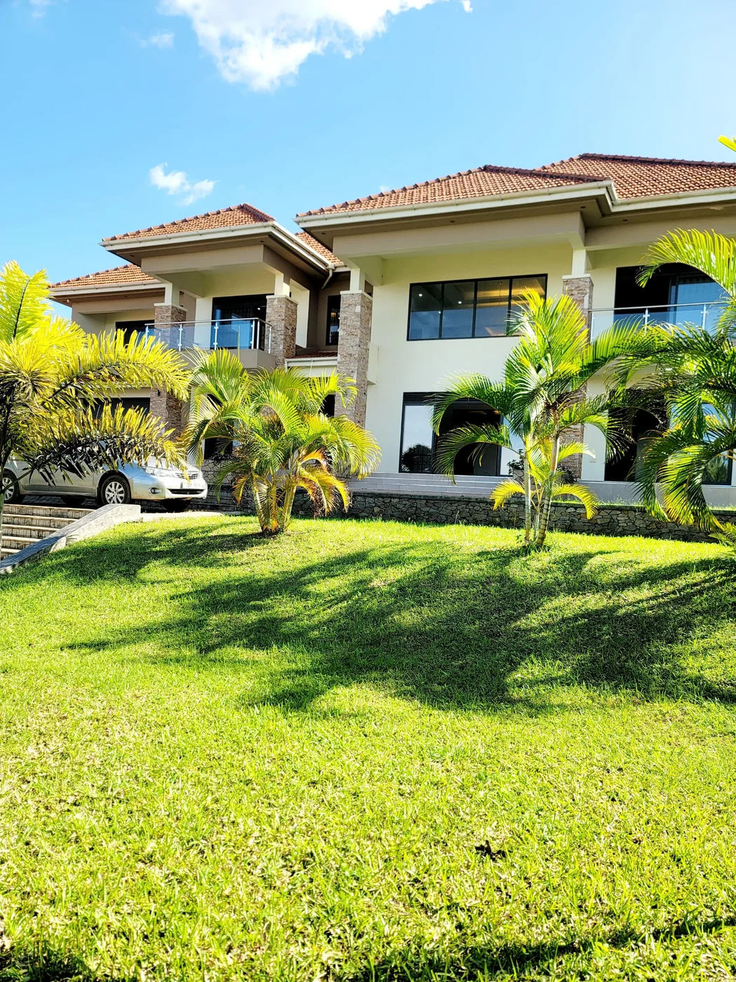 🏠 LAND & HOUSES for sale and Rent · photo 1